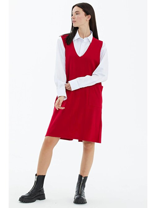 V Yaka Kolsuz Arkası Düğmeli Triko Elbise - Kırmızı