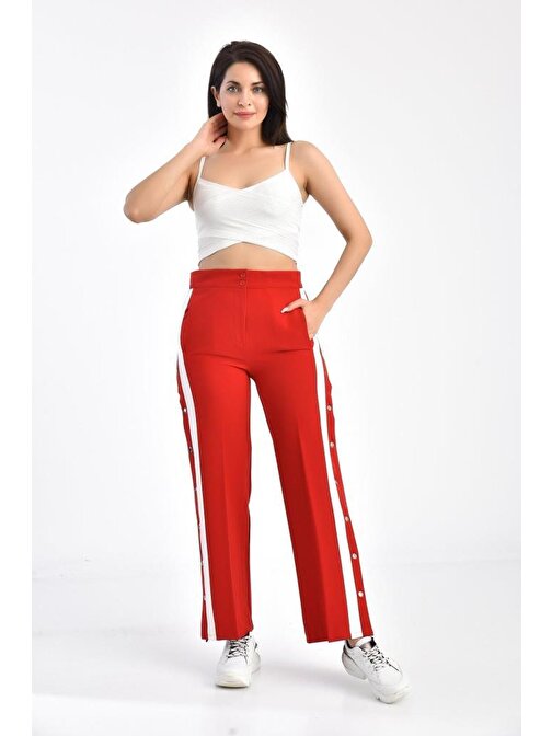 Beyaz Şeritli ve Çıtçıtlı Kırmızı Salaş Kadın Pantolon
