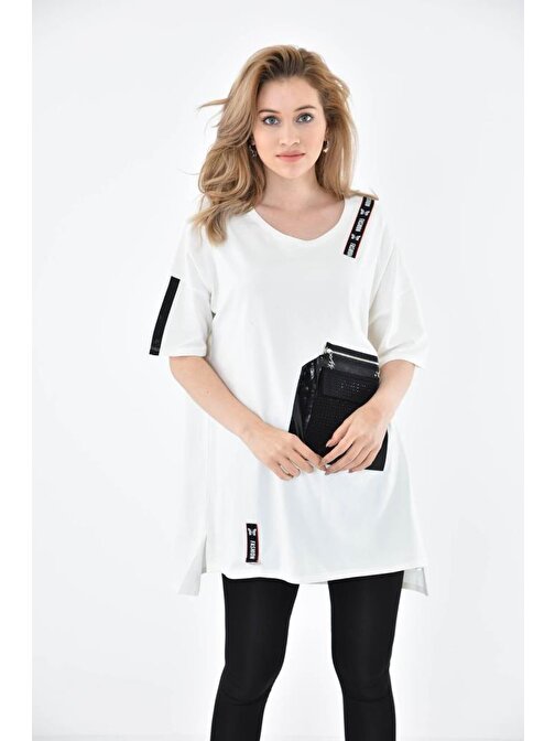 Yuvarlak Yaka Şeritli Taşlı ve Fermuarlı Cep Detaylı Beyaz Kadın Bluz