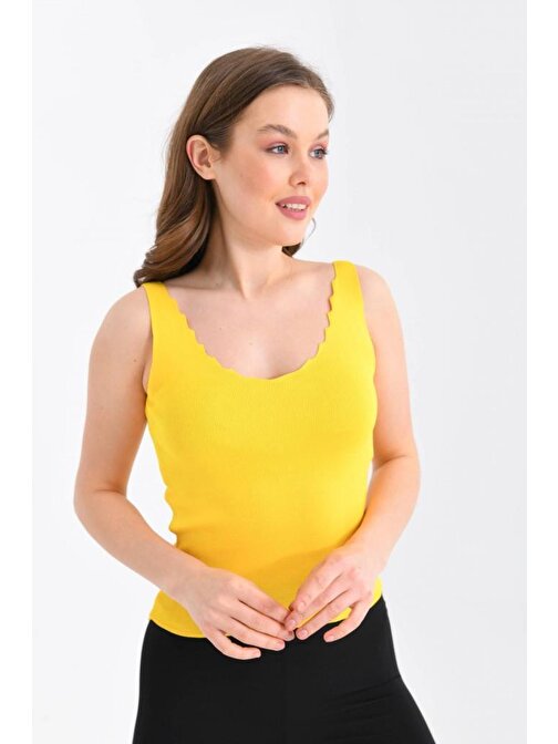 Askılı Merdiven Desenli Kadın Sarı Crop Triko Bluz