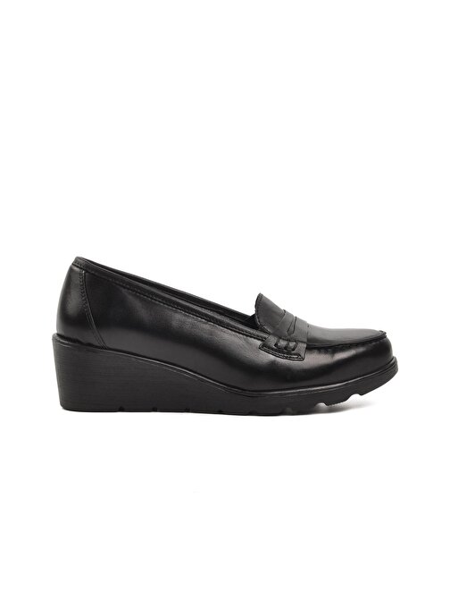 Ayakmod 04067 Siyah Hakiki Deri Kadın Dolgu Topuk Ayakkabı