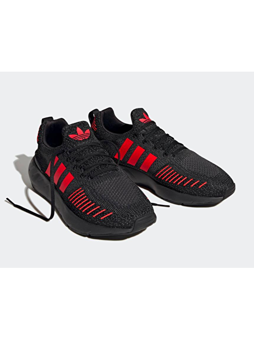 adidas SWİFT RUN 22 Siyah Spor Ayakkabı HP2825