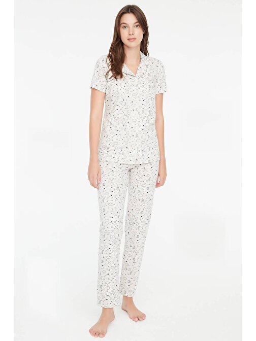 Mod Collection Kadın Gece Desenli Boydan Patlı Pijama Takımı Bej