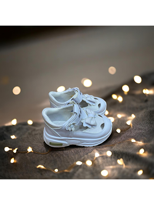 Kız Bebe Ortopedik Cırtlı Esnek Hafif Nefes Alabilen Beyaz Renk Işıklı Bebek Sneaker Spor Ayakkabı