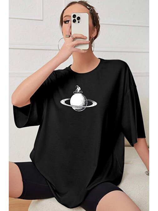 Astronaut Rides Baskılı T-shirt