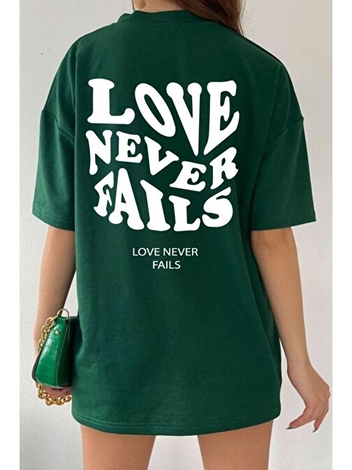 Unisex Love Never Fails Baskılı T-shirt