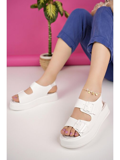 Muggo JASMİNE Garantili Dolgu Topuklu Çift Bantlı Toka Detaylı Lastikli Kadın Sandalet