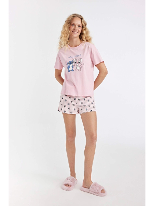 Fall in Love Disney Lilo & Stitch Regular Fit Kısa Kollu Şortlu Pijama Takımı D1529AX24SM