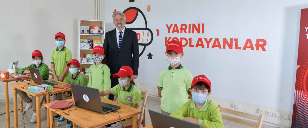 Türkiye Vodafone Vakfı, 30 Yeni Teknoloji Sınıfı Kurarak 6 Bin Çocuğa Ulaşacak