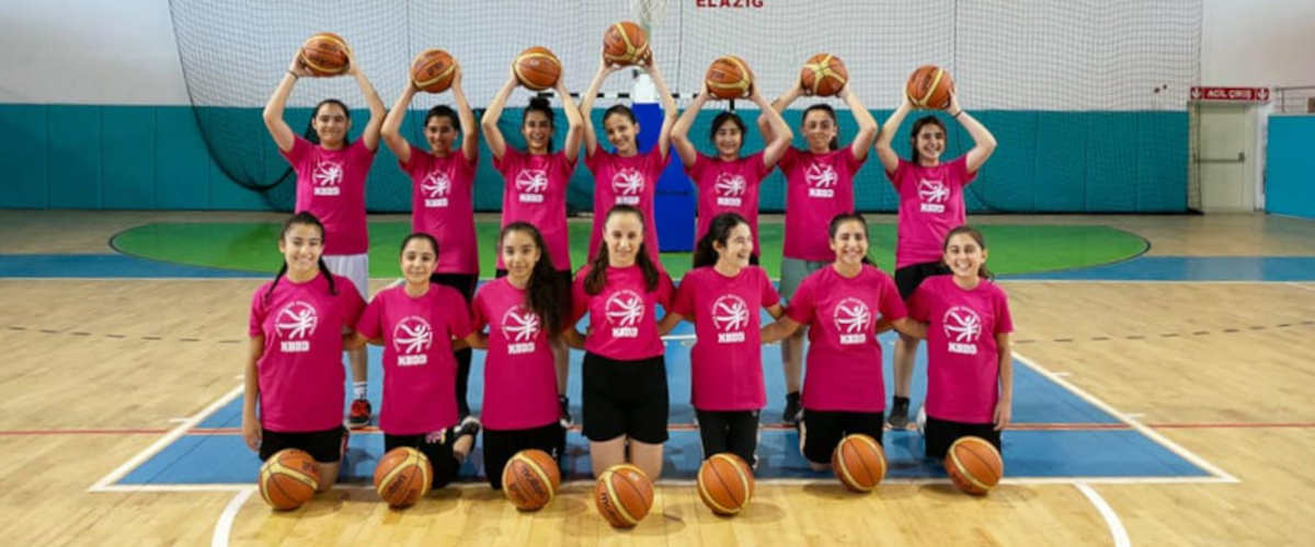 "Yarını Kodlayanlar"dan Basketbolda "Ben Varım" Diyen Kız Çocuklarına Destek